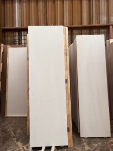 Precolgado una sola pierna de marco