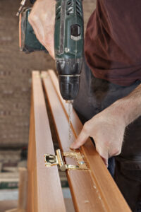 Precolgado de puertas